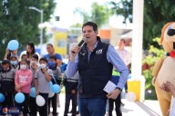 Agradece comunidad estudiantil a Alfonso Martínez por techumbre en escuela