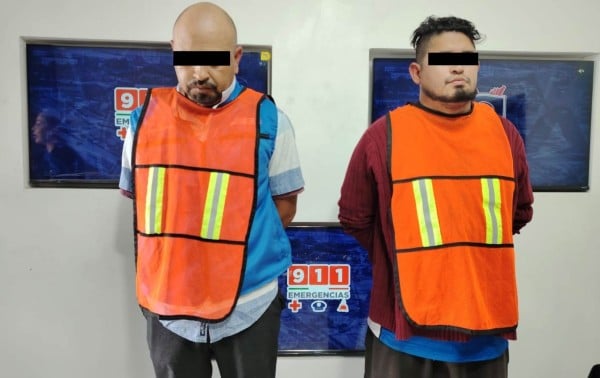 Roban caja registradora de tienda; policías los ubican y capturan