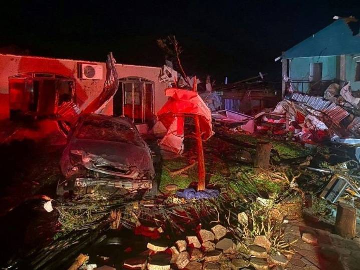 Tornado kills five, injures more than 400 in Brazil