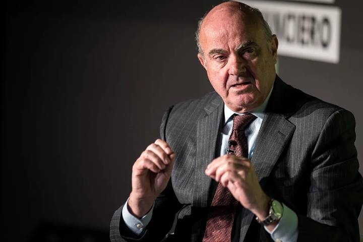 Guindos, vicepresidente del BCE: "La estabilidad política es clave y el Gobierno no aprueba Presupuestos desde 2023 porque no tiene mayoría"