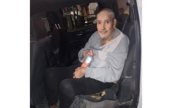 Abandonan a adulto mayor en clínica