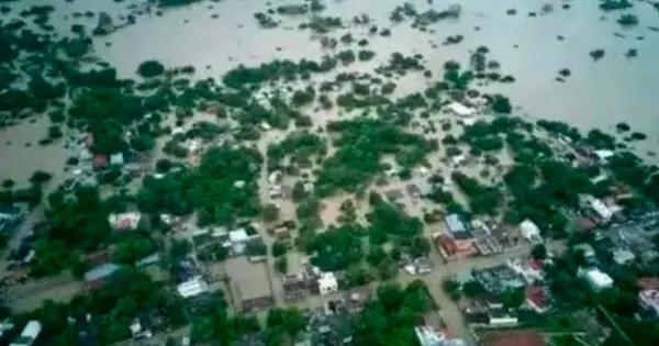 Gobierno reparte la cuenta por daños en la Huasteca