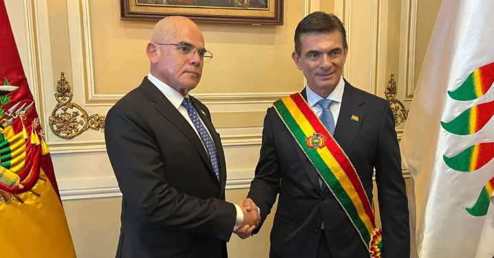 Premier Ernesto Álvarez participó en la transmisión de mando del presidente de Bolivia, Rodrigo Paz
