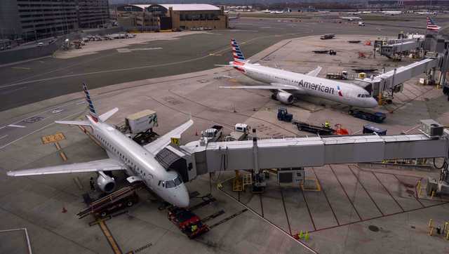 U.S. airlines canceled more than 2,700 flights Sunday