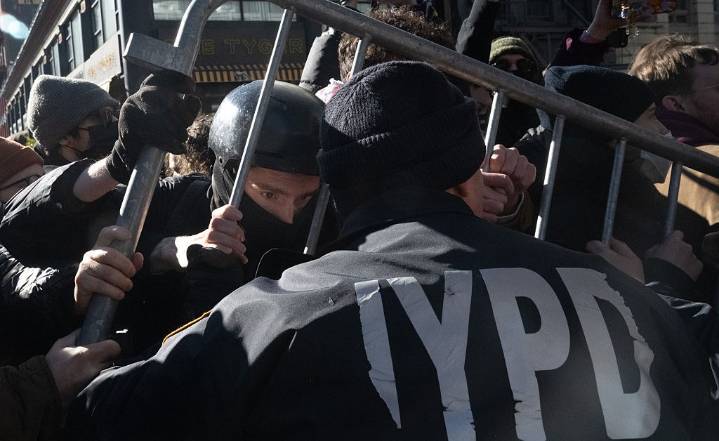 How New Yorkers Foiled an ICE Raid Before It Even Began