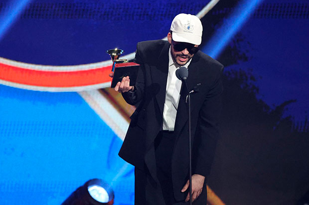 Bad Bunny agranda su huella, Alejandro Sanz sorprende y Karol G deslumbra en los Grammy