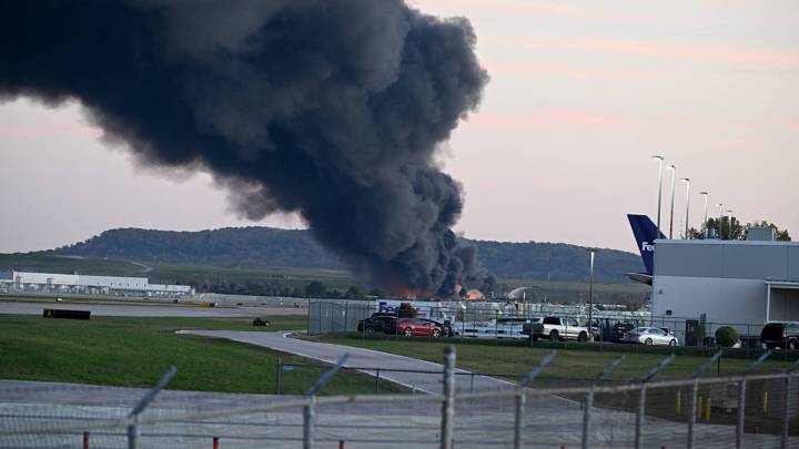UPS plane crash: At least 3 dead, 11 injured near Louisville airport