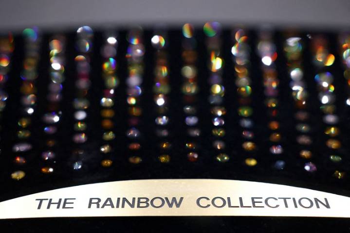 'Mellon Blue' diamond ring sells for $25 million in Geneva auction