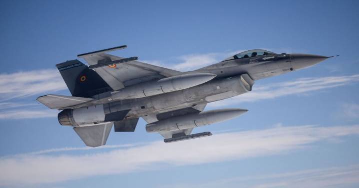 WW3 fears explode as NATO country sends out ‘take shelter’ alert over huge Russian attack 