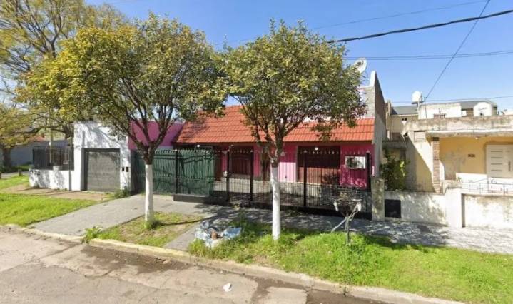 Horror en Lanús: una adolescente de 16 años mató a puñaladas a su novio de 20 y escapó