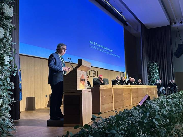 Rovira destaca que la colaboración entre universidades impulsa el talento en la Comunitat Valenciana