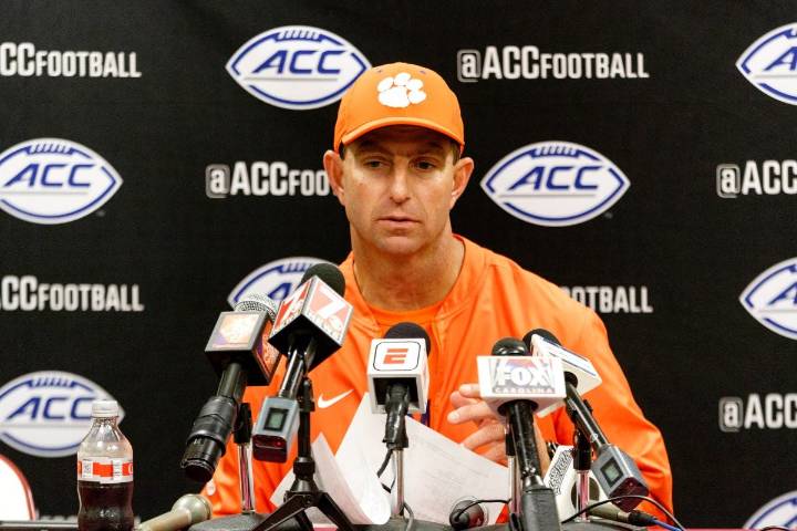 Dabo Swinney Could Leave Clemson for SEC Program