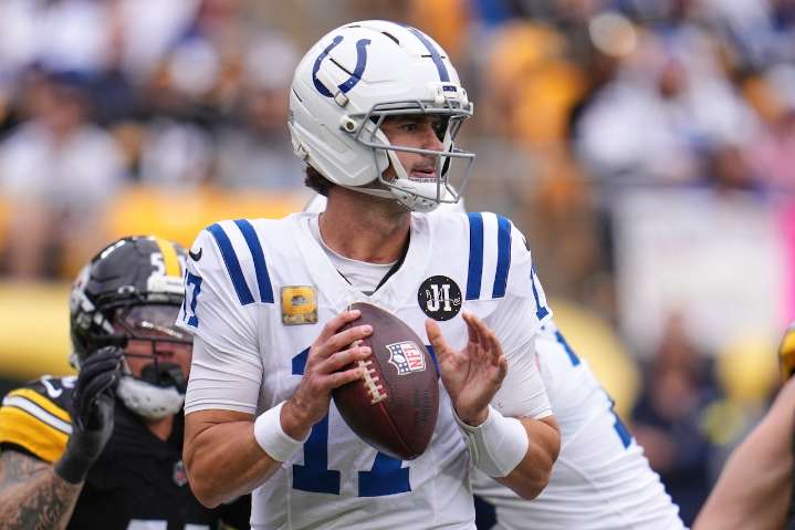 Daniel Jones injury: Colts QB dealing with fractured fibula, will still play
