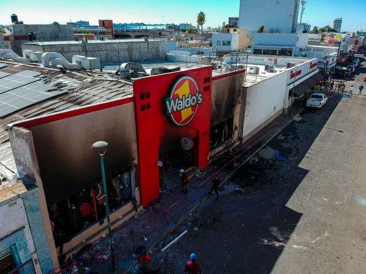 Muere una persona más por incendio en Waldo’s de Hermosillo; suman 24 fallecimientos