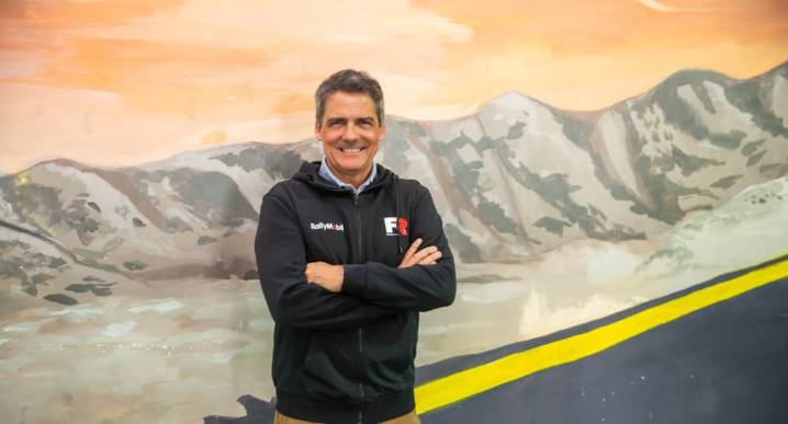 ‘Manejaba, y el copiloto no leía la ‘Hoja de ruta’, se había puesto ‘blanco’ por el soroche’. Ramón Ferreyros, legendario piloto nacional, narra anécdotas en su inigualable vida sobre un auto de carre