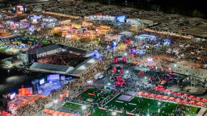 Récord absoluto en la tercera noche de la Fiesta del Sol con 100.000 asistentes