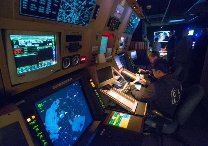 Escasez de controladores aéreos afecta operaciones en cinco estados de EE.UU.