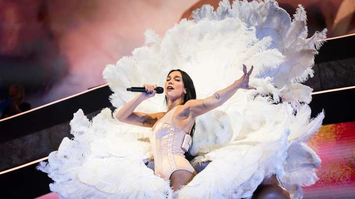 En video: Dua Lipa enloquece al público en Argentina cantando “De música ligera”