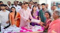 Siddipet Man distributes silk sarees to 1300 women to mark daughter’s wedding