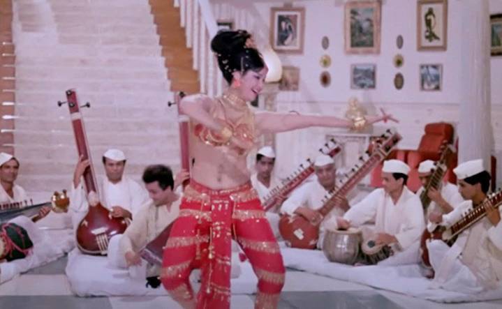Madhumati’s classical performance with the song “Tere naina” from Talaash turned her into a screen legend. Photo: YouTube