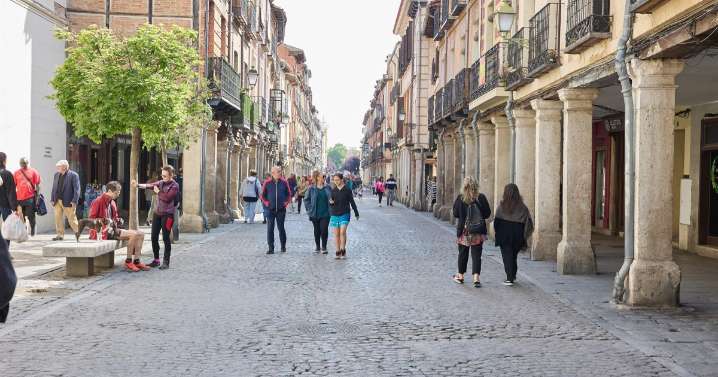 Reconocen por la calle y mandan al hospital de una paliza a dos policías nacionales en Alcalá de Henares
