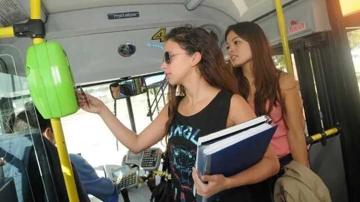 Con el boleto de colectivo a la cabeza, diciembre llega con nuevos aumentos