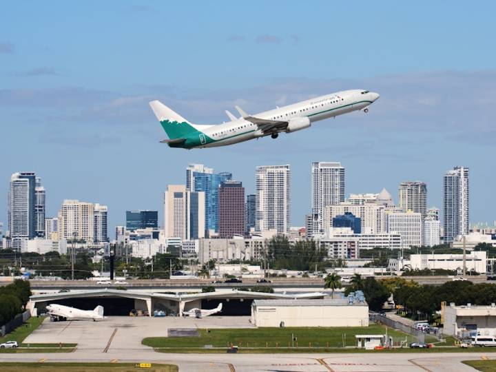 FAA to lift all restrictions on commercial flights