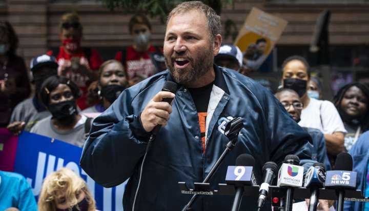 Labor leader Bob Reiter urges City Council to not rule out property tax increase