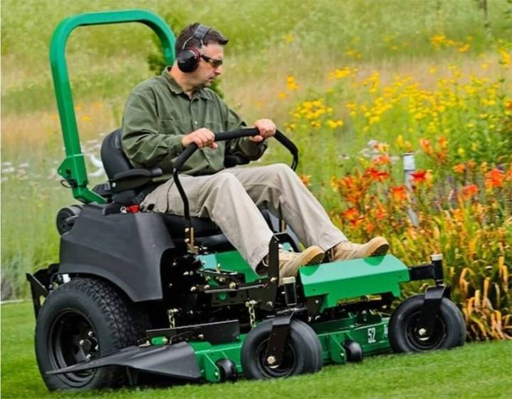 Tips for preparing that outdoor power equipment, warm-weather tools for winter storage