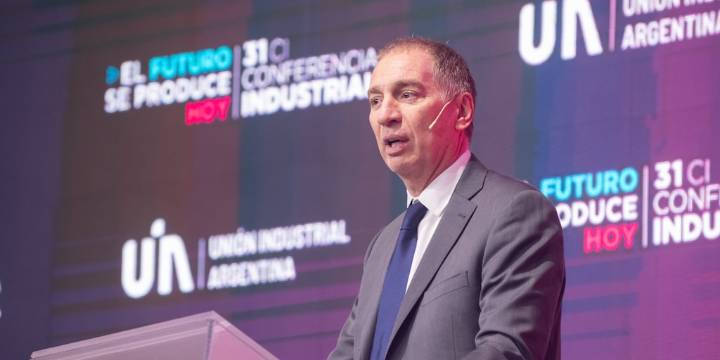 Ante industriales, Santilli anticipó que el Gobierno tendrá consenso para aprobar reformas en el Congreso