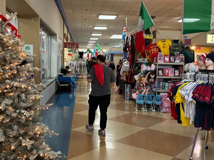 Waukegan's Belvidere Discount Mall celebrates 60th anniversary