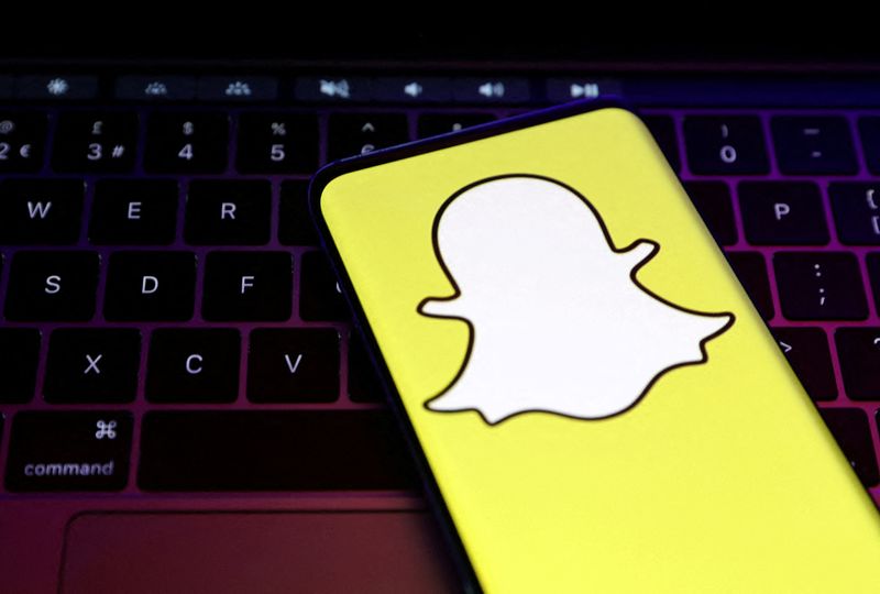 Snap beats revenue estimates on ad boost, unveils deal with Perplexity AI