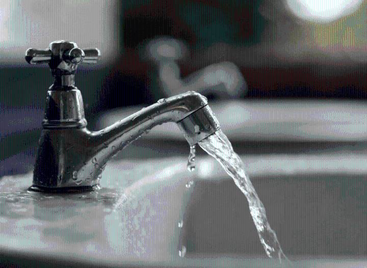 AySA aseguró que el agua distribuida es potable y no representa riesgos para la...