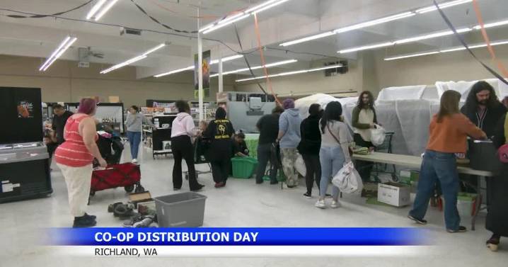 Tri Cities' Sunday distribution offers free clothes, food to those in need