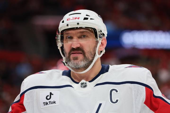 Deadspin | Alex Ovechkin on a roll as Capitals host Connor McDavid and Oilers