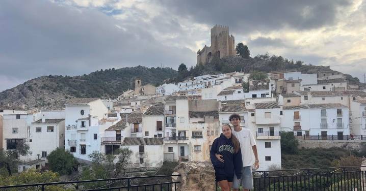 Un pueblo tras otro: dos jóvenes se proponen descubrir cuál es el más bonito de Almería