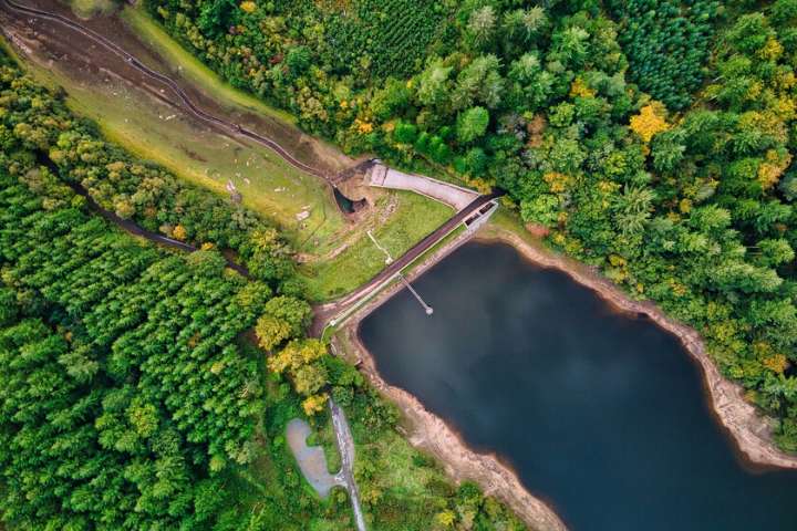 España sigue teniendo decenas de embalses que no se pueden usar porque literalmente nadie ha puesto tuberías