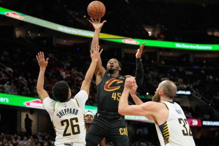 Mitchell anota 32, Garland suma 20 en su regreso y Cavaliers vencen 120-109 a Pacers en la Copa NBA – Chicago Tribune