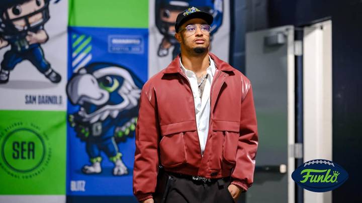 PHOTOS: Seahawks Arrive At Lumen Field For Week 10 Division Showdown vs. Arizona Cardinals