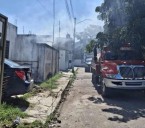 Controlan voraz incendio en vivienda de la colonia Payo Obispo en Chetumal