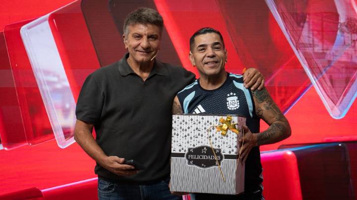 Coty, con una mano en el corazón, se sumó a la campaña solidaria de Aire y Los Sin Techo