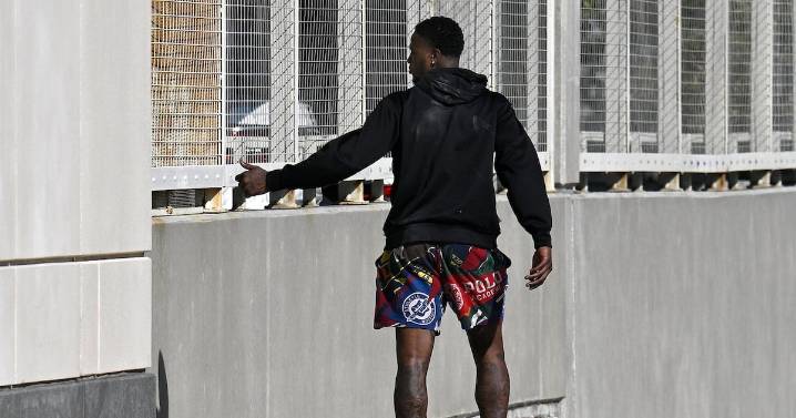 NCAA: Athletes, athletic department staff can't bet on pro sports