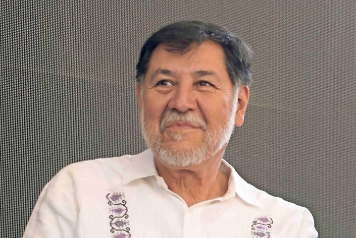 Noroña suma lista de agravios contra legisladoras y periodistas