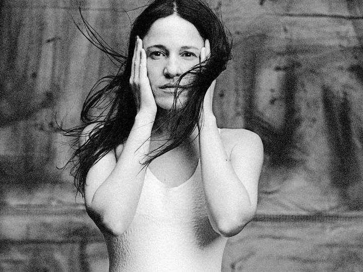 Carminho: el fado como herencia, refugio y desafío al amor que se asume como destino