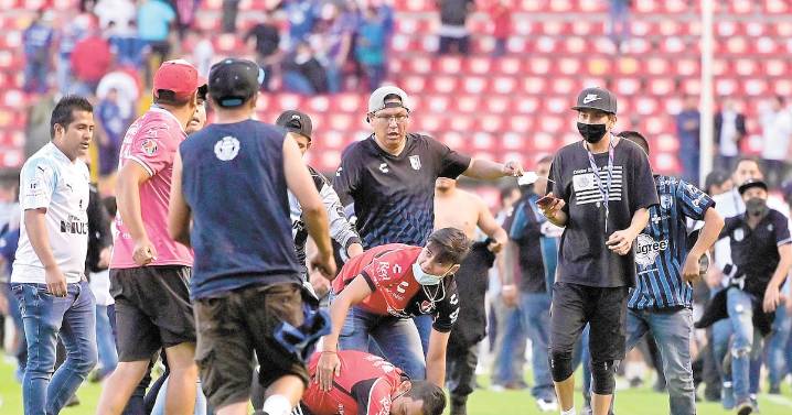 Previo al Mundial 2026 proponen que la violencia en estadios se castigue con más 12 años de cárcel, no solo a quienes participen en riñas, también afectaría a directivos y federaciones que incurran en