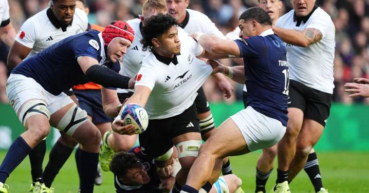 All Blacks overcome three yellow cards to stay unbeaten against Scotland
