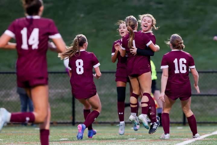 Garrett’s late goal propels Verona to historic Group 1 semifinal win over Pequannock