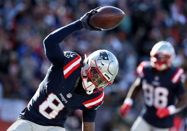 NFL Notes: The Patriots’ midseason MVP, best rookie, biggest surprise and more awards