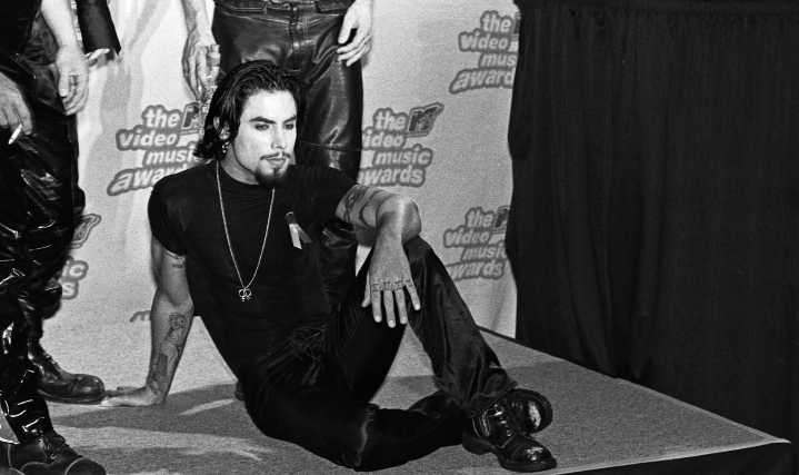 The ‘Bizarre’ Story of Dave Navarro’s Les Paul Guitar That Disappeared After He Loaned It to John Frusciante in the 1990s