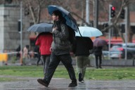 Vuelve la lluvia a Santiago: anuncian nuevo sistema frontal que afectará a 10 regiones